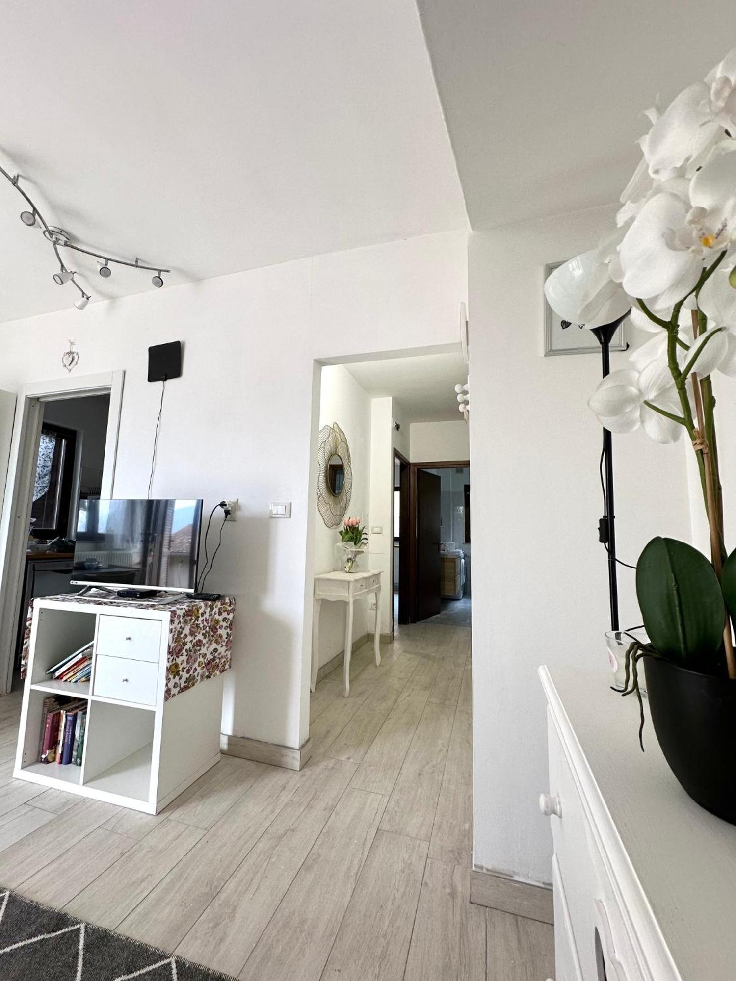 Lake Apartment Ischia White Tenna Exteriör bild